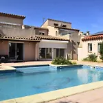 Les 2 Dauphins Homestay *