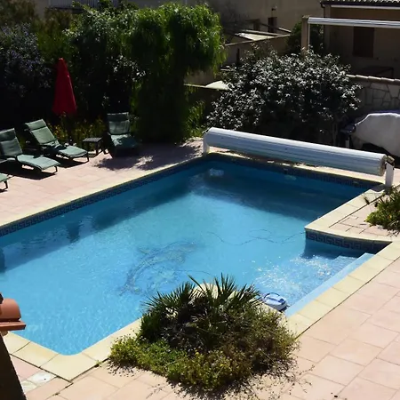 Les 2 Dauphins Проживание в семье