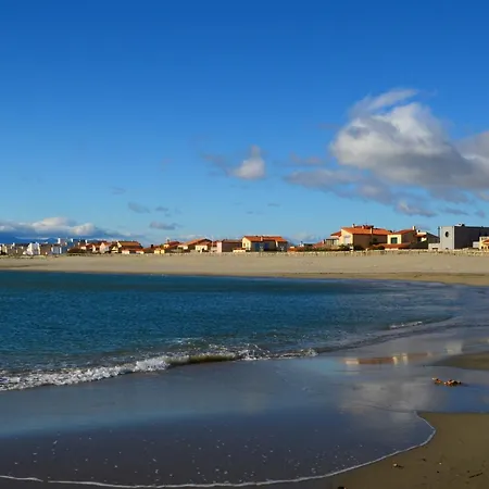 Les 2 Dauphins Homestay Le Barcares